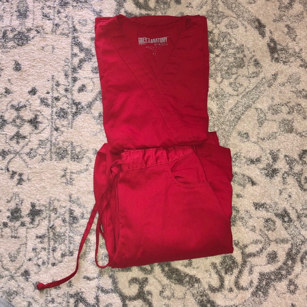 Red scrub set